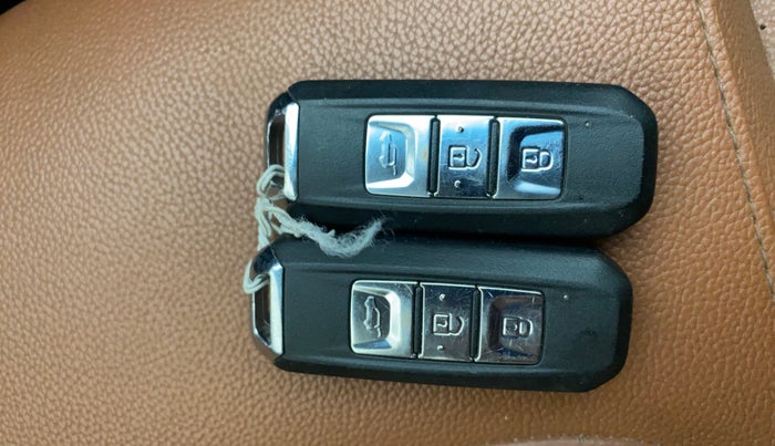 2021 MG HECTOR PLUS SMART 2.0 DIESEL TURBO MT 7-STR, Diesel, Manual, 58,647 km, Key Close Up