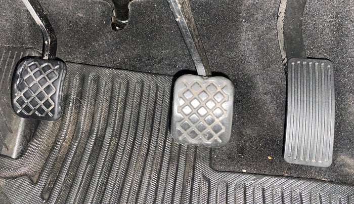 2021 MG HECTOR PLUS SMART 2.0 DIESEL TURBO MT 7-STR, Diesel, Manual, 58,647 km, Pedals