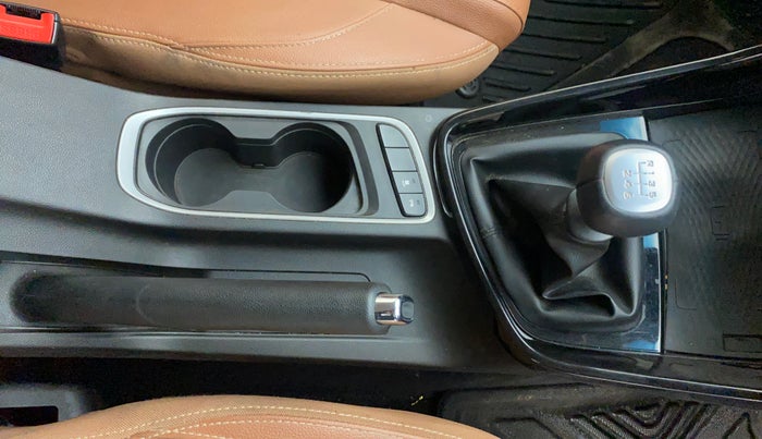 2021 MG HECTOR PLUS SMART 2.0 DIESEL TURBO MT 7-STR, Diesel, Manual, 58,647 km, Gear Lever