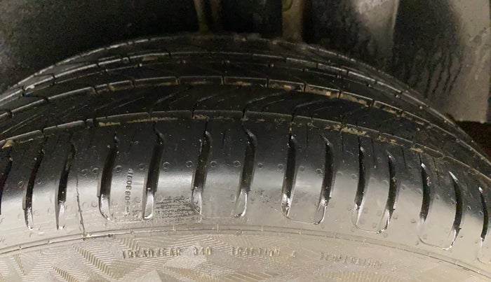 2021 MG HECTOR PLUS SMART 2.0 DIESEL TURBO MT 7-STR, Diesel, Manual, 58,647 km, Left Rear Tyre Tread