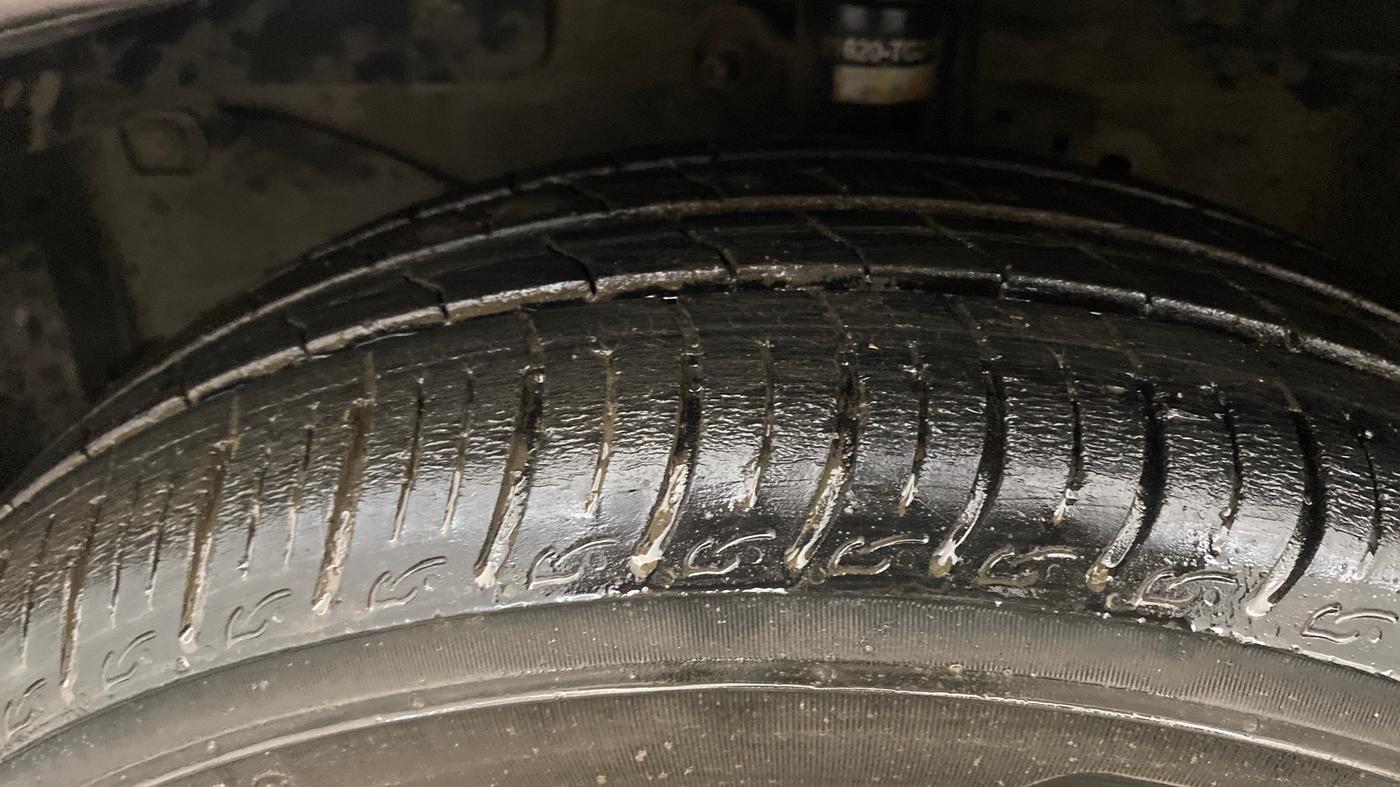 2015 Honda Brio S MT, Petrol, Manual, 38,262 km, Left Front Tyre Tread