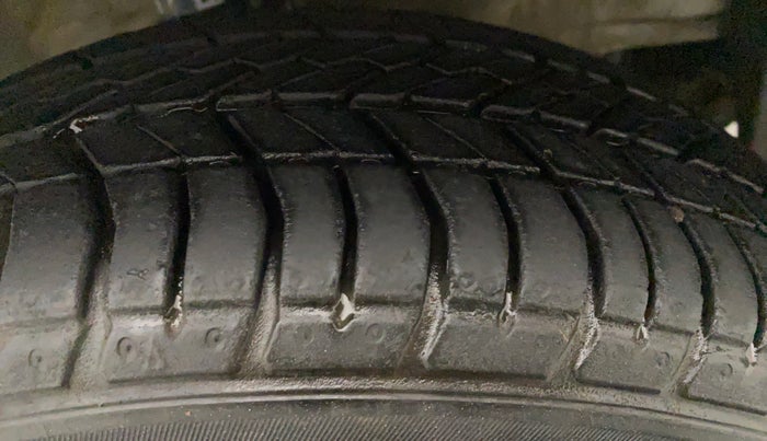 2013 Honda Brio S MT, Petrol, Manual, 91,080 km, Left Rear Tyre Tread