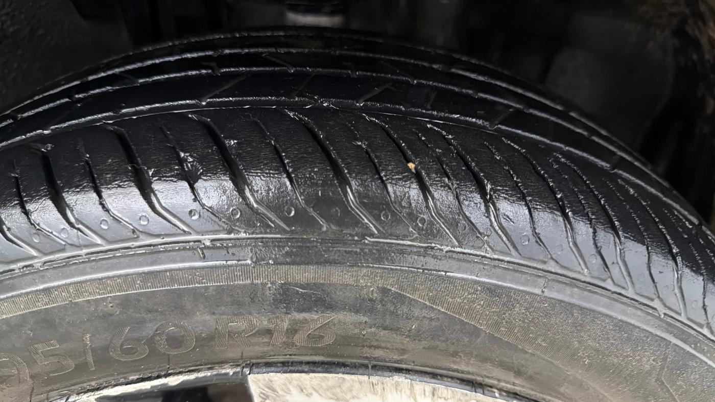 2023 Nissan MAGNITE XV MT, Petrol, Manual, 70,814 km, Right Front Tyre Tread