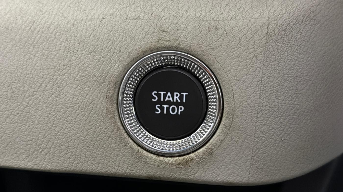 2023 Nissan MAGNITE XV MT, Petrol, Manual, 70,814 km, Keyless Start/ Stop Button
