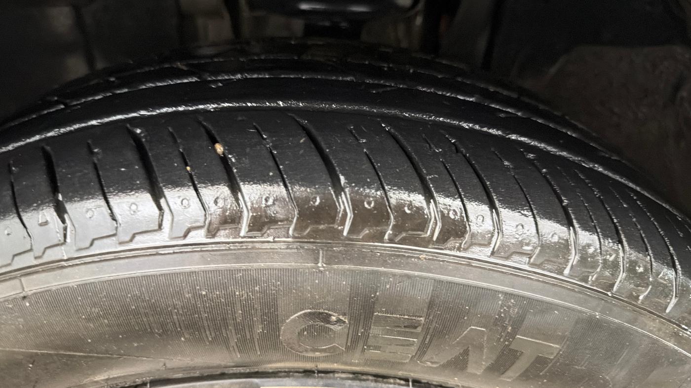 2023 Nissan MAGNITE XV MT, Petrol, Manual, 70,814 km, Left Front Tyre Tread