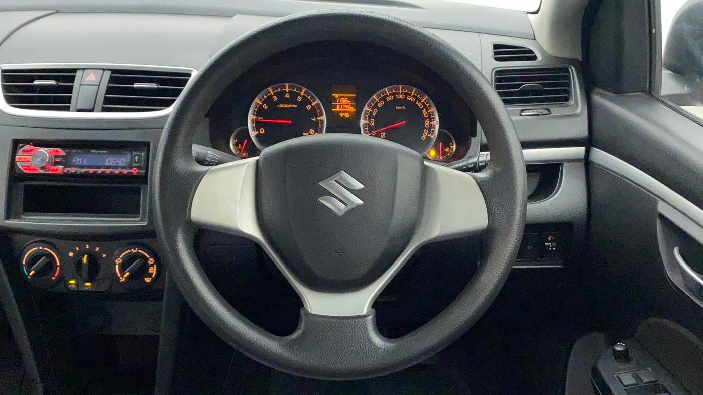 2013 Maruti Swift VXI, Petrol, Manual, 61,817 km, Steering Wheel Close Up
