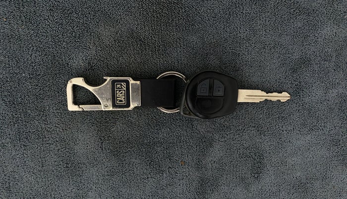 2013 Maruti Swift VXI, Petrol, Manual, 61,817 km, Key Close Up