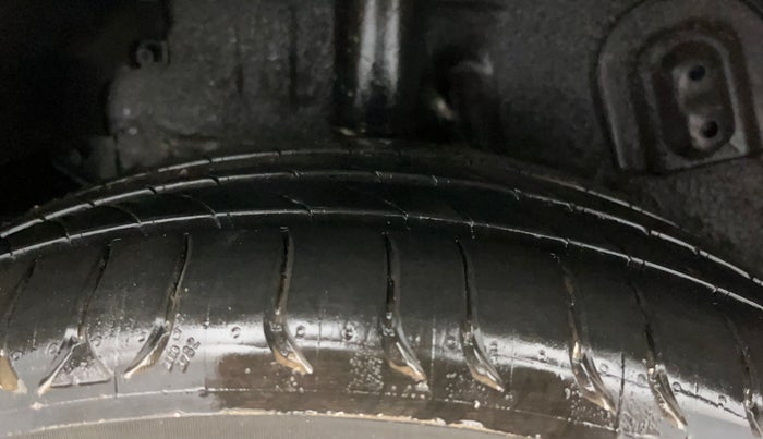 2021 Tata NEXON XMA SUNROOF PETROL, Petrol, Automatic, 86,573 km, Right Rear Tyre Tread