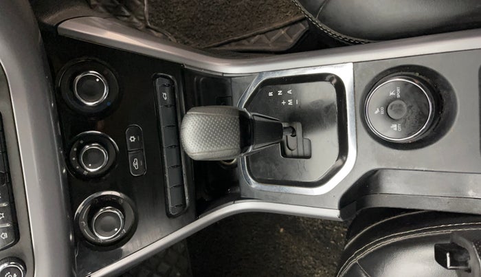 2021 Tata NEXON XMA SUNROOF PETROL, Petrol, Automatic, 86,573 km, Gear Lever