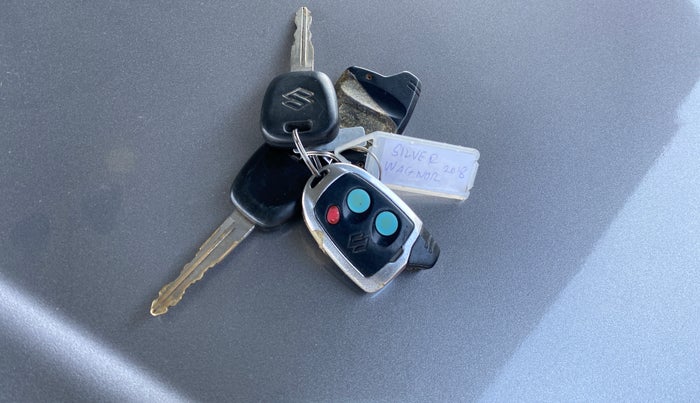 2018 Maruti Wagon R 1.0 LXI CNG, CNG, Manual, 79,328 km, Key Close Up