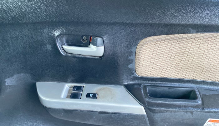2018 Maruti Wagon R 1.0 LXI CNG, CNG, Manual, 79,328 km, Driver Side Door Panels Control