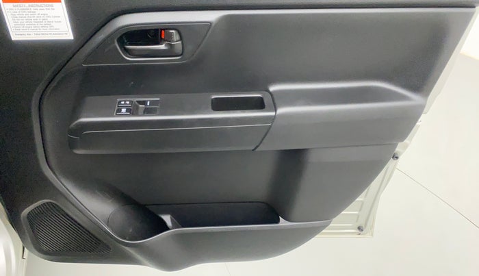 2021 Maruti New Wagon-R LXI CNG 1.0 L, CNG, Manual, 13,157 km, Driver Side Door Panels Control