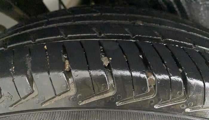 2021 Maruti New Wagon-R LXI CNG 1.0 L, CNG, Manual, 13,157 km, Right Rear Tyre Tread
