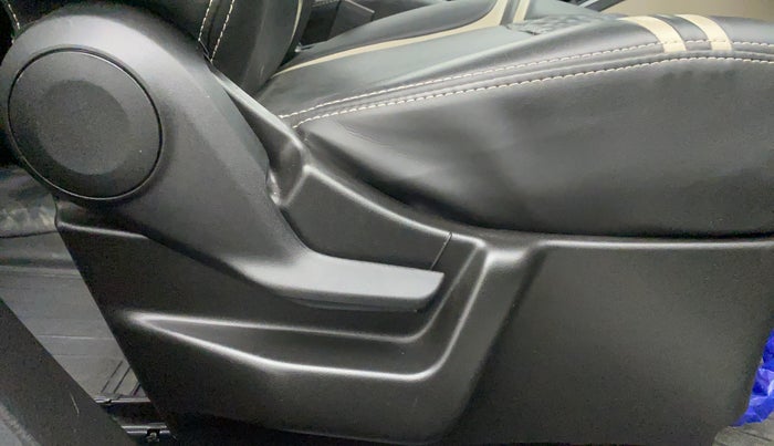 2021 Maruti New Wagon-R LXI CNG 1.0 L, CNG, Manual, 13,157 km, Driver Side Adjustment Panel