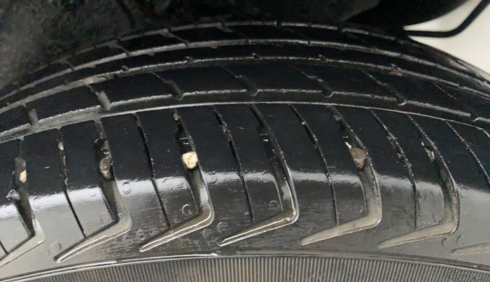 2021 Maruti New Wagon-R LXI CNG 1.0 L, CNG, Manual, 13,157 km, Left Front Tyre Tread