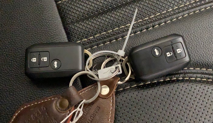 2024 Maruti Dzire ZXI, Petrol, Manual, 12,581 km, Key Close Up