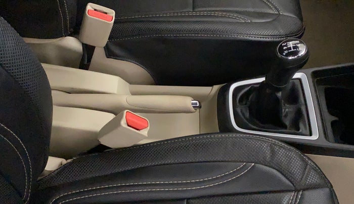 2024 Maruti Dzire ZXI, Petrol, Manual, 12,581 km, Gear Lever