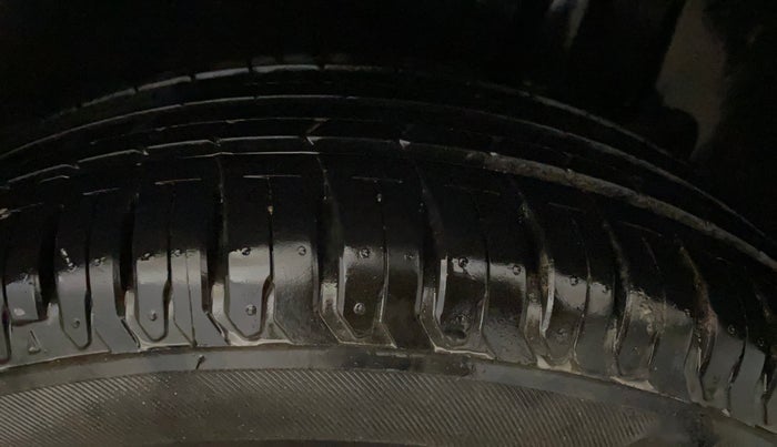 2024 Maruti Dzire ZXI, Petrol, Manual, 12,581 km, Left Rear Tyre Tread