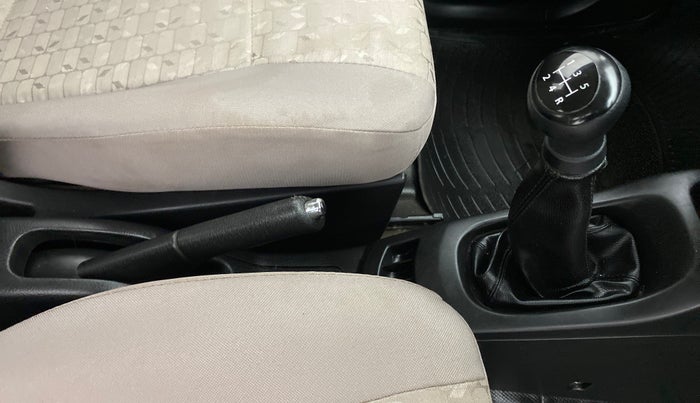 2014 Maruti Wagon R 1.0 VXI, Petrol, Manual, 87,734 km, Gear Lever