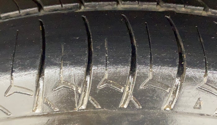 2018 Ford New Figo Titanium 1.5 TDCi Opt, Diesel, Manual, 1,18,136 km, Left Front Tyre Tread