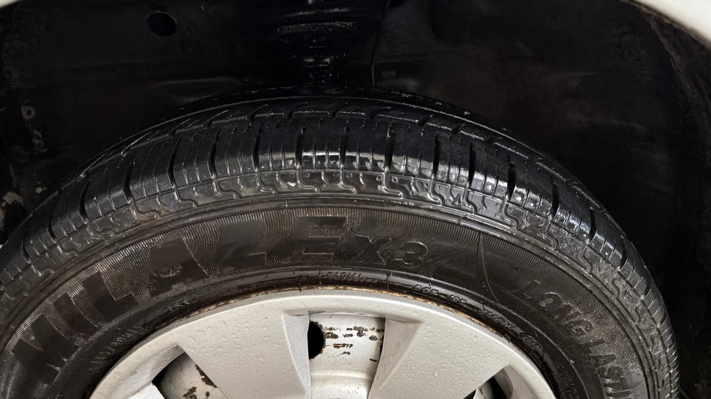 2016 Maruti Wagon R 1.0 LXI CNG, CNG, Manual, 64,597 km, Left Front Tyre Tread