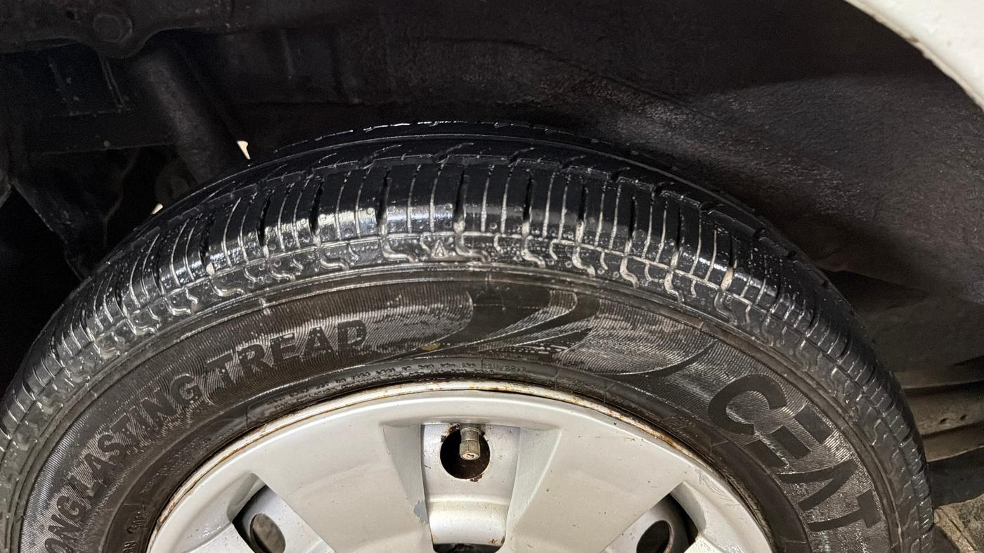 2016 Maruti Wagon R 1.0 LXI CNG, CNG, Manual, 64,597 km, Right Rear Tyre Tread