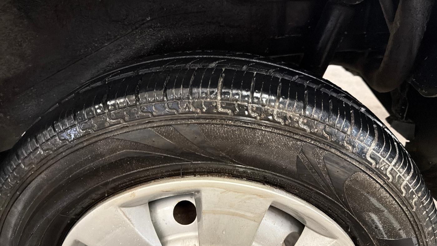 2016 Maruti Wagon R 1.0 LXI CNG, CNG, Manual, 64,597 km, Left Rear Tyre Tread