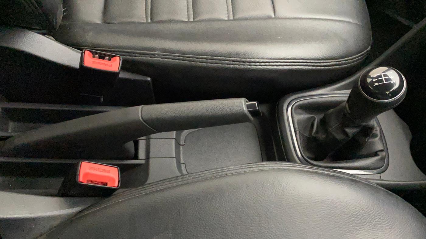 2019 Volkswagen Ameo COMFORTLINE 1.0L, Petrol, Manual, 54,390 km, Gear Lever