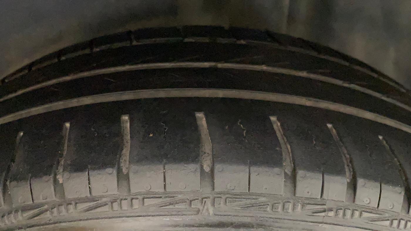 2019 Volkswagen Ameo COMFORTLINE 1.0L, Petrol, Manual, 54,390 km, Left Rear Tyre Tread