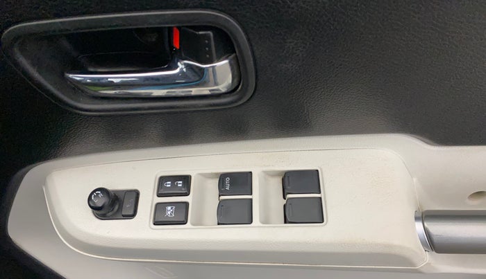 2020 Maruti IGNIS ZETA 1.2, CNG, Manual, 1,23,362 km, Driver Side Door Panels Control