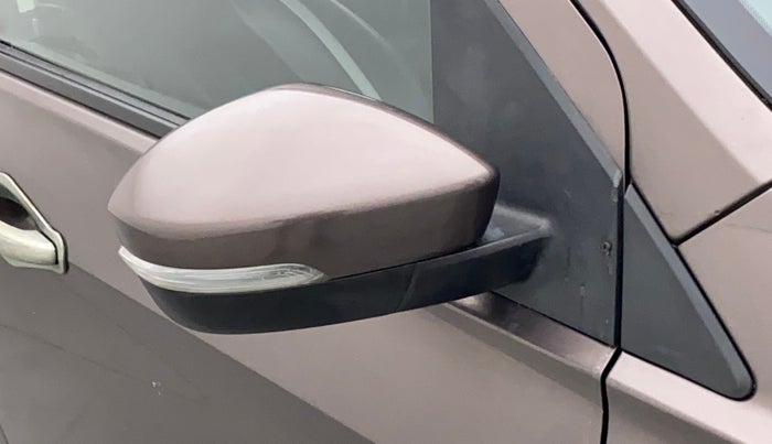 2018 Tata Tiago XZ PETROL, Petrol, Manual, 71,390 km, Right rear-view mirror - Indicator light not working