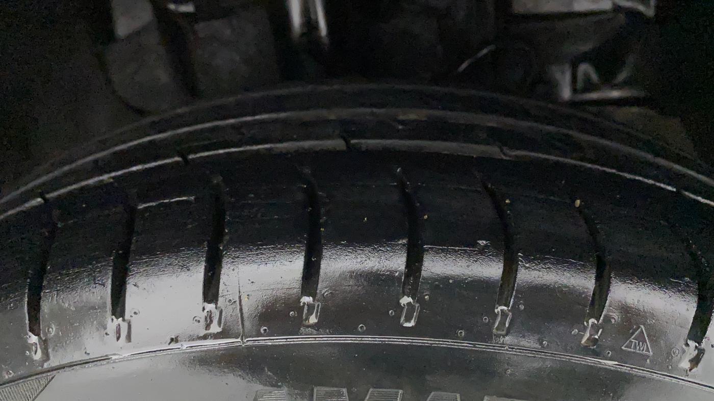 2018 Tata Tiago XZ PETROL, Petrol, Manual, 71,390 km, Right Front Tyre Tread