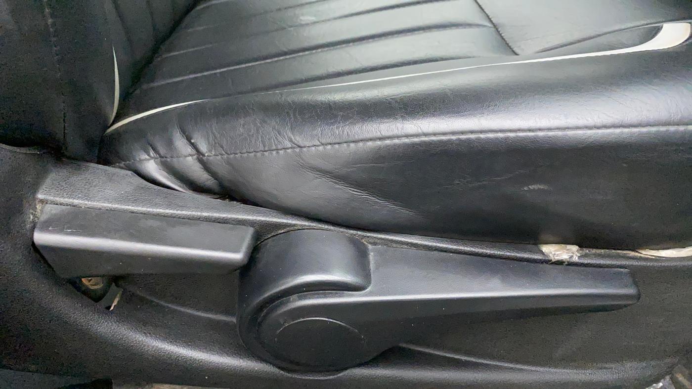2018 Tata Tiago XZ PETROL, Petrol, Manual, 71,390 km, Driver Side Adjustment Panel