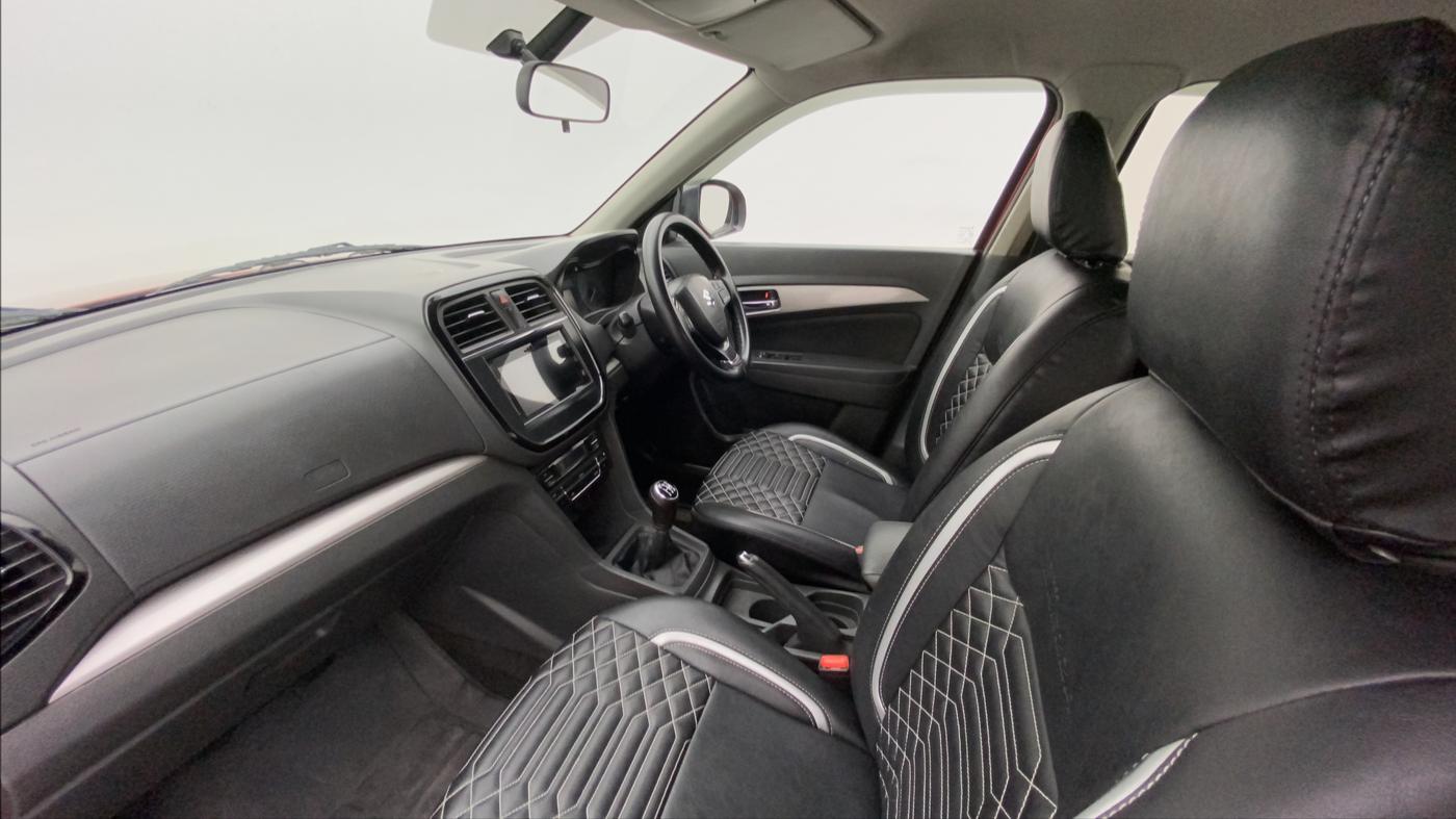 2016 Maruti Vitara Brezza ZDI PLUS DUAL TONE, Diesel, Manual, 1,07,751 km, Right Side Front Door Cabin
