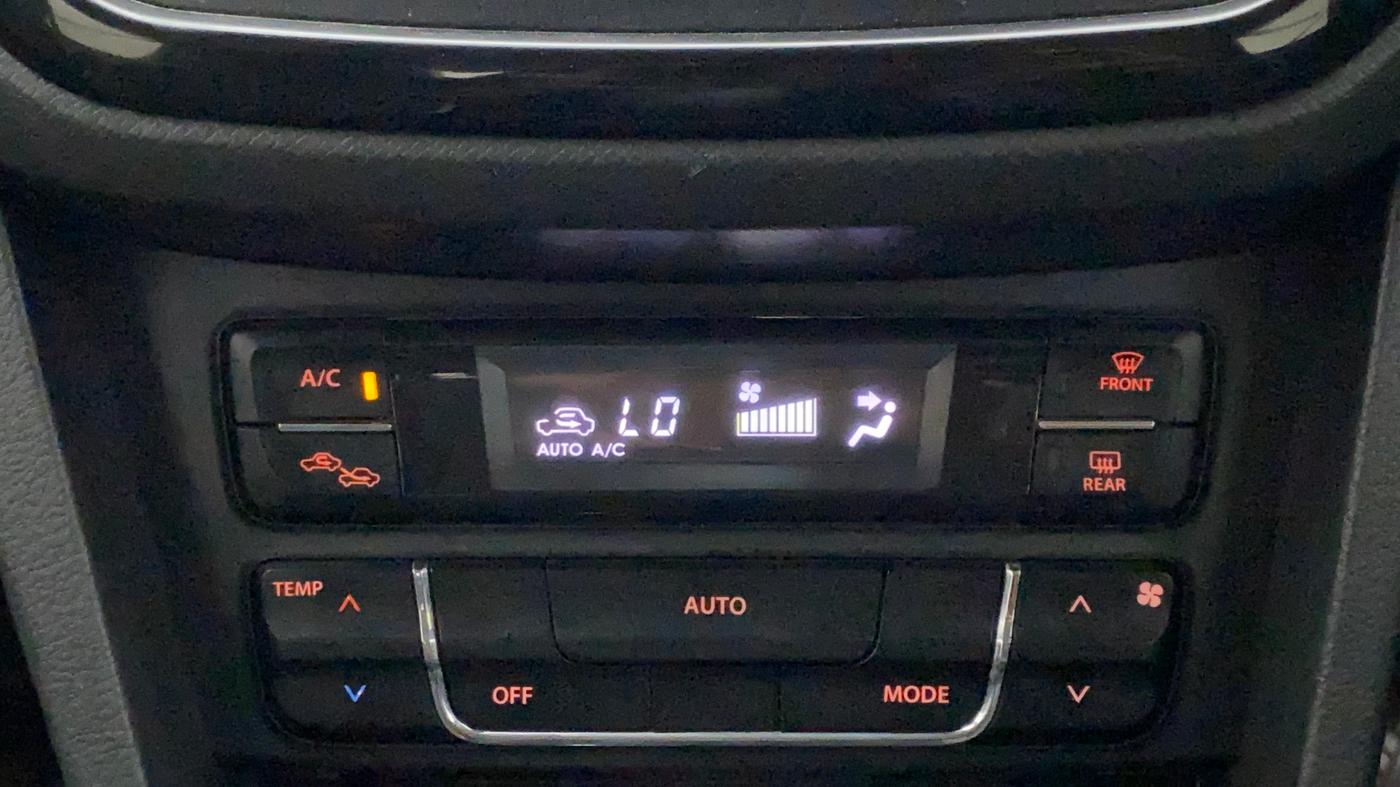 2016 Maruti Vitara Brezza ZDI PLUS DUAL TONE, Diesel, Manual, 1,07,751 km, Automatic Climate Control