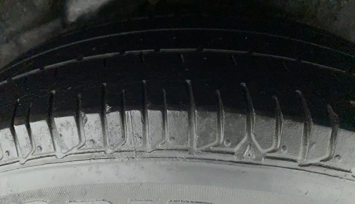 2015 Hyundai i10 SPORTZ 1.1, Petrol, Manual, 35,473 km, Left Rear Tyre Tread