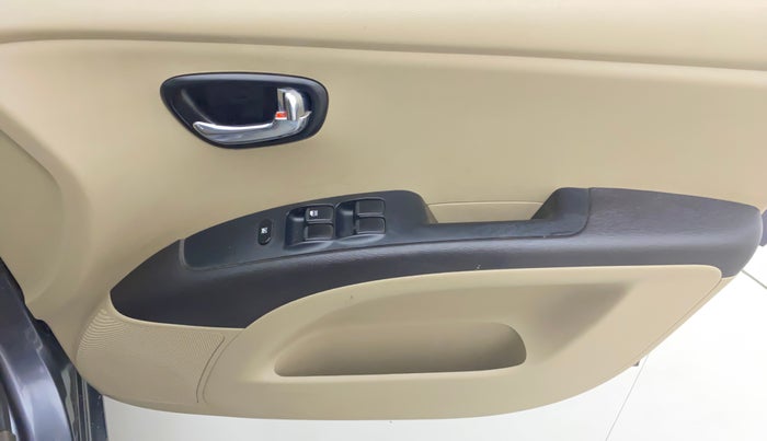 2015 Hyundai i10 SPORTZ 1.1, Petrol, Manual, 35,473 km, Driver Side Door Panels Control