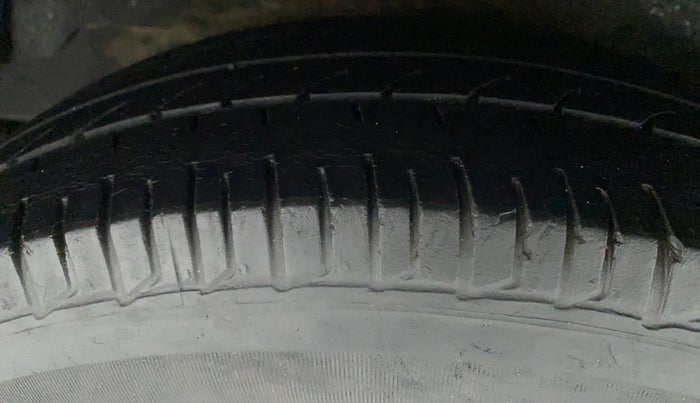 2015 Hyundai i10 SPORTZ 1.1, Petrol, Manual, 35,473 km, Right Rear Tyre Tread