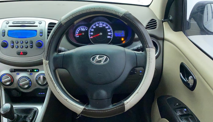 2015 Hyundai i10 SPORTZ 1.1, Petrol, Manual, 35,473 km, Steering Wheel Close Up