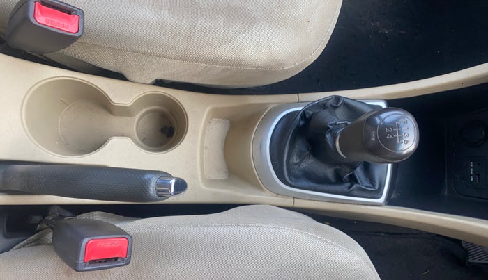 2013 Hyundai Verna FLUIDIC 1.6 VTVT SX, Petrol, Manual, 70,493 km, Gear Lever