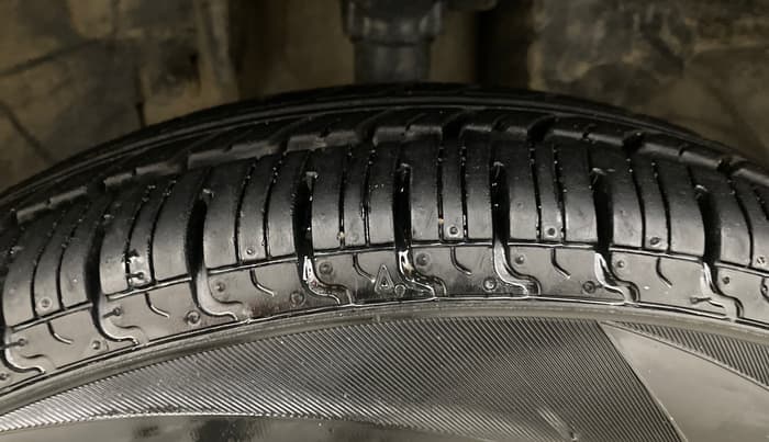 2016 Renault Kwid RXT 0.8, Petrol, Manual, 35,792 km, Left Front Tyre Tread