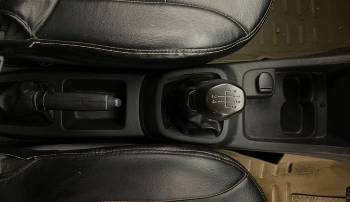 2016 Renault Kwid RXT 0.8, Petrol, Manual, 35,792 km, Gear Lever