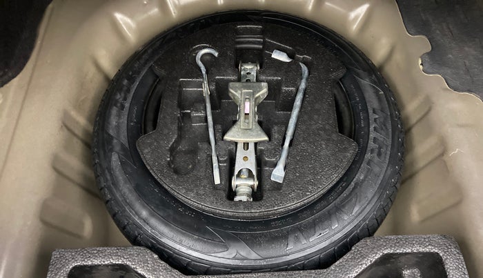 2015 Maruti Ciaz ZXI+, Petrol, Manual, 1,13,815 km, Spare Tyre