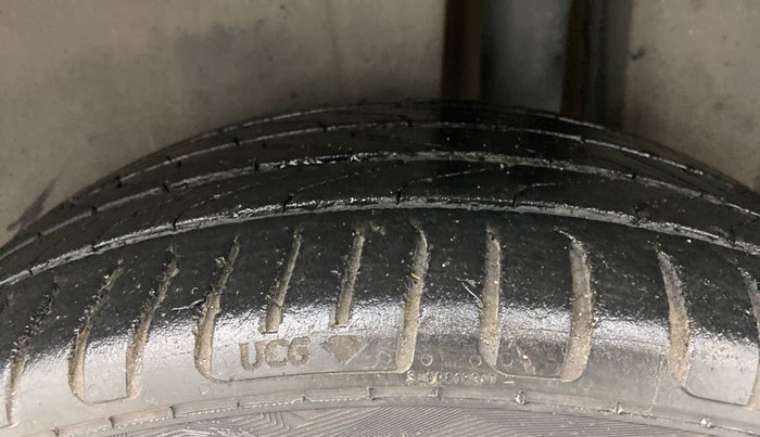 2015 Maruti Ciaz ZXI+, Petrol, Manual, 1,13,815 km, Left Rear Tyre Tread