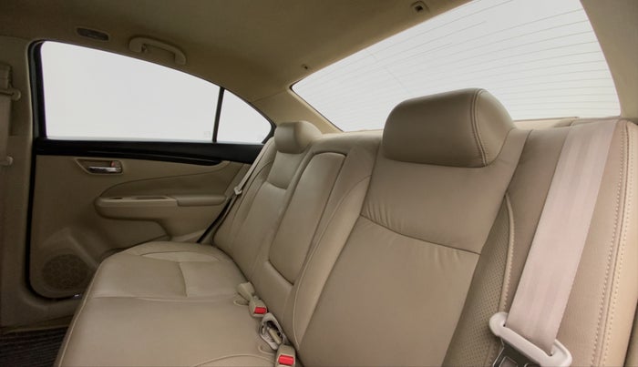 2015 Maruti Ciaz ZXI+, Petrol, Manual, 1,13,815 km, Right Side Rear Door Cabin