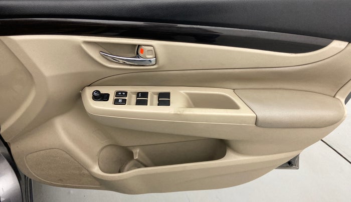 2015 Maruti Ciaz ZXI+, Petrol, Manual, 1,13,815 km, Driver Side Door Panels Control