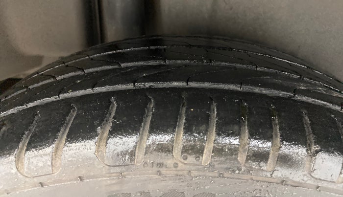 2015 Maruti Ciaz ZXI+, Petrol, Manual, 1,13,815 km, Right Rear Tyre Tread