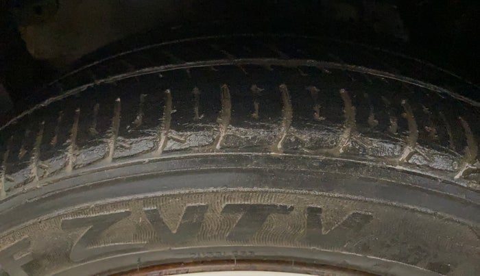 2017 Honda Amaze 1.2L I-VTEC S OPT, CNG, Manual, 52,149 km, Left Front Tyre Tread