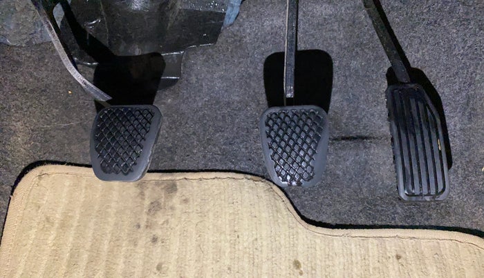 2017 Honda Amaze 1.2L I-VTEC S OPT, CNG, Manual, 52,149 km, Pedals