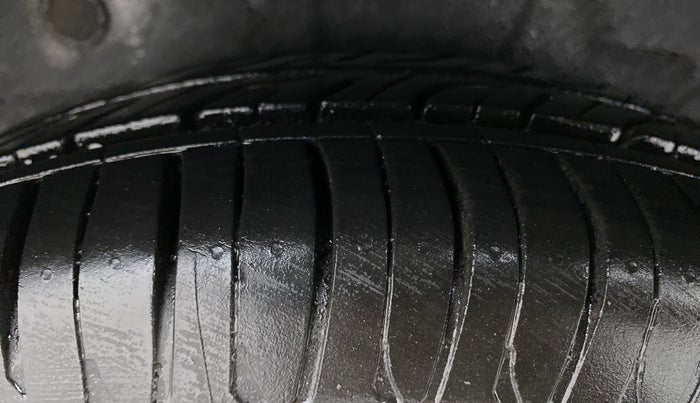 2014 Hyundai i10 MAGNA 1.1 IRDE2, Petrol, Manual, 39,542 km, Right Rear Tyre Tread
